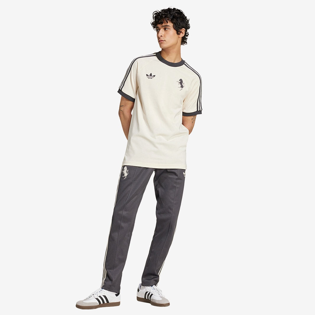 Camisa Casual adidas Juventus FC 3 Stripes - imagem 2