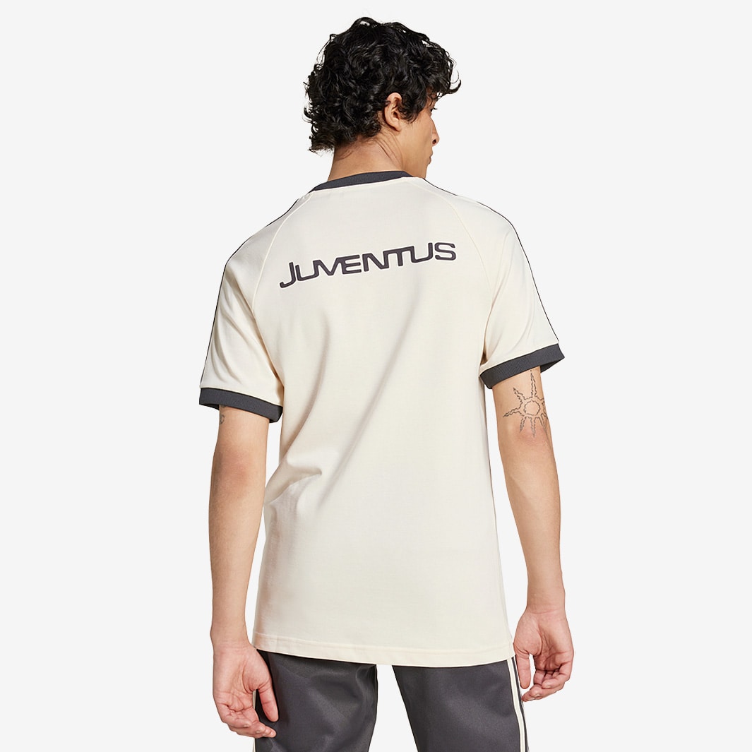 Camisa Casual adidas Juventus FC 3 Stripes - imagem 3