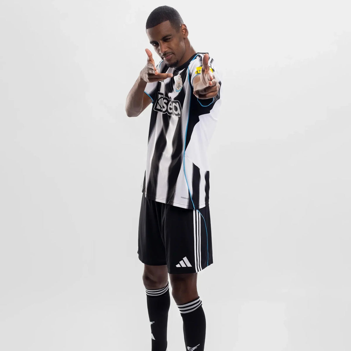 Camisa adidas Newcastle 2025/26 I Torcedor - imagem 7