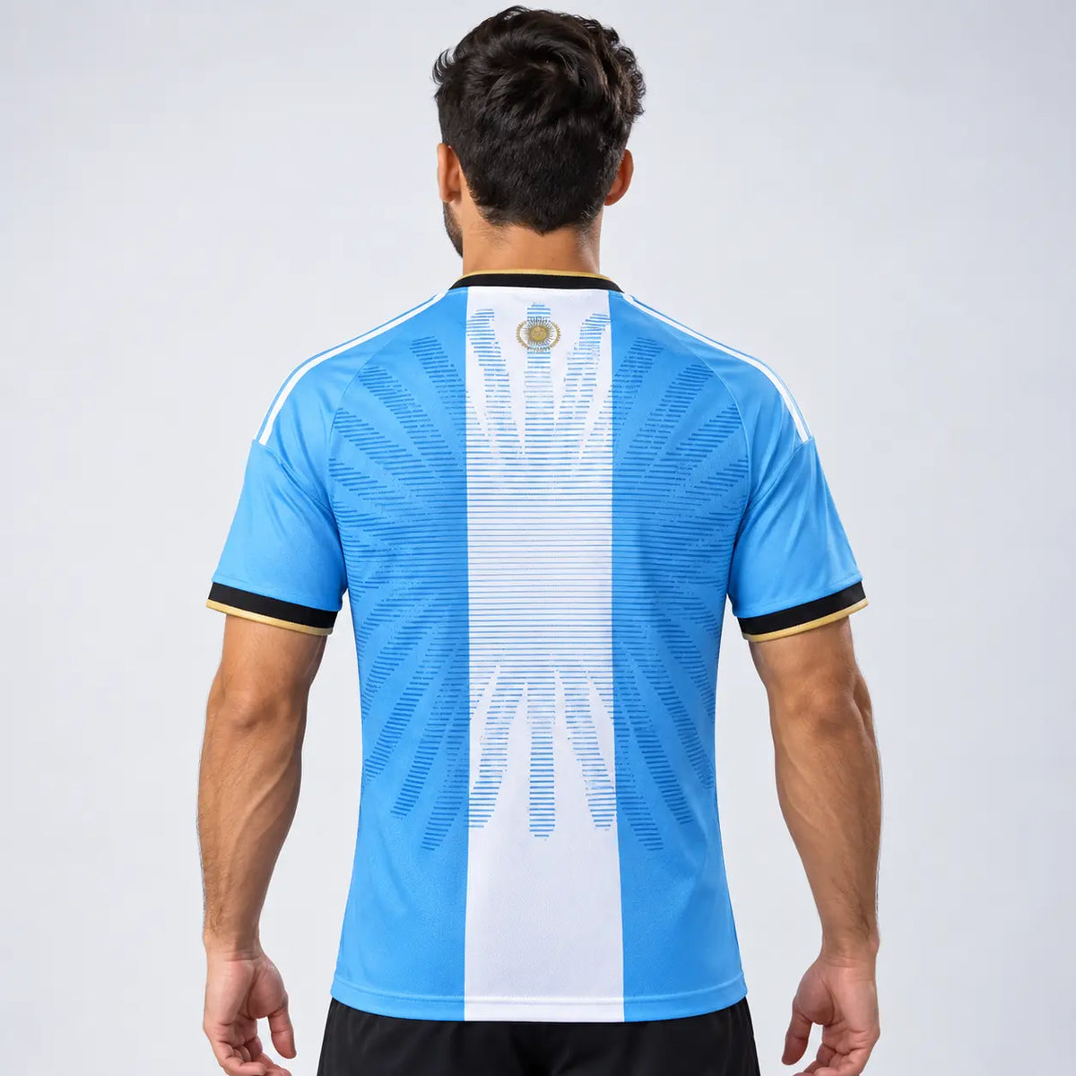 Camisa Argentina Especial Messi 2026 Jogador Masculina - Azul e Branca, edição comemorativa da adidas em homenagem a Lionel Messi, com grafismos inspirados no Sol de Maio, versão jogador sem nome e número, com opção de personalização. costas