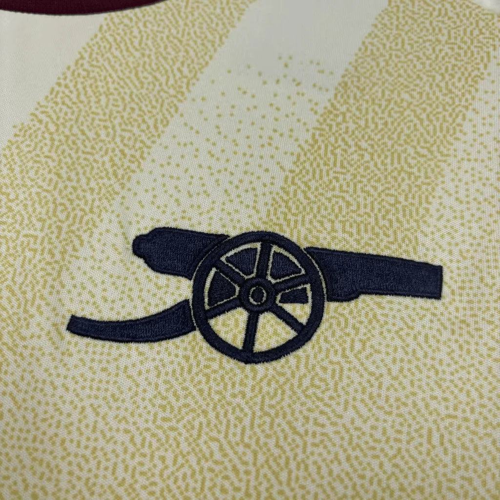 Camisa Arsenal III 2026/27 Torcedor Adidas masculina amarela, terceiro uniforme com grafismo inspirado em raios e detalhes em azul-marinho e bordô.