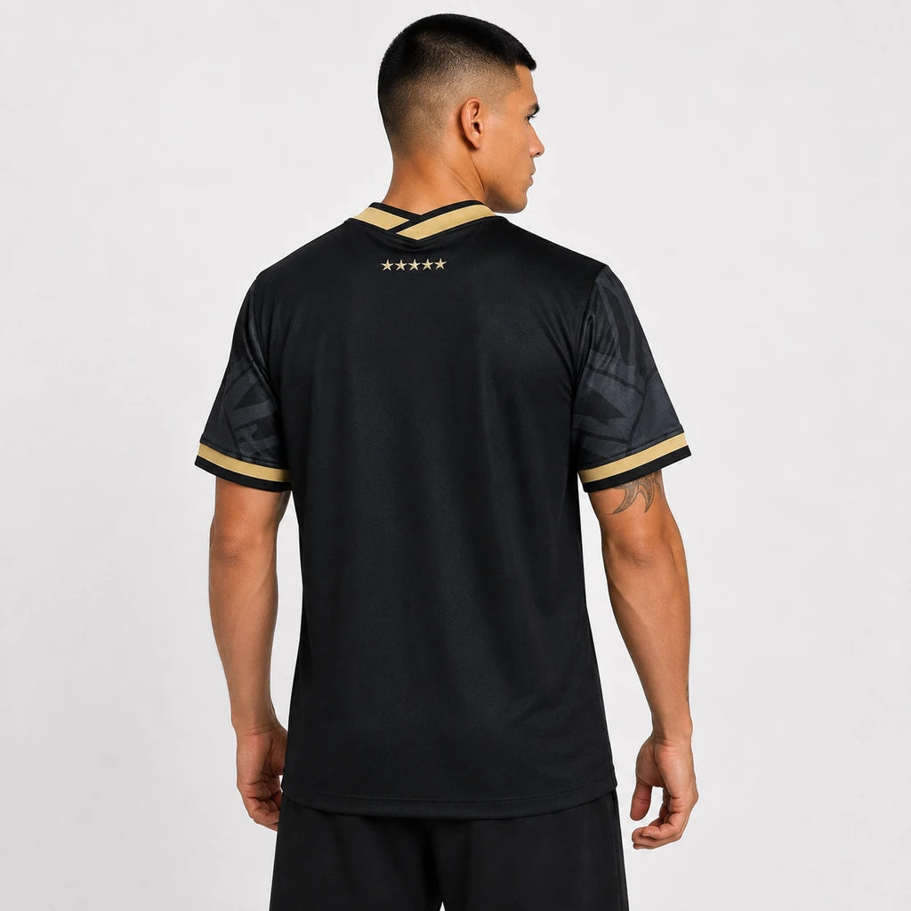 Camisa Brasil Black 22/23 edição especial masculina torcedor, modelo preto da Seleção Brasileira com visual moderno, tecido leve e confortável. costas