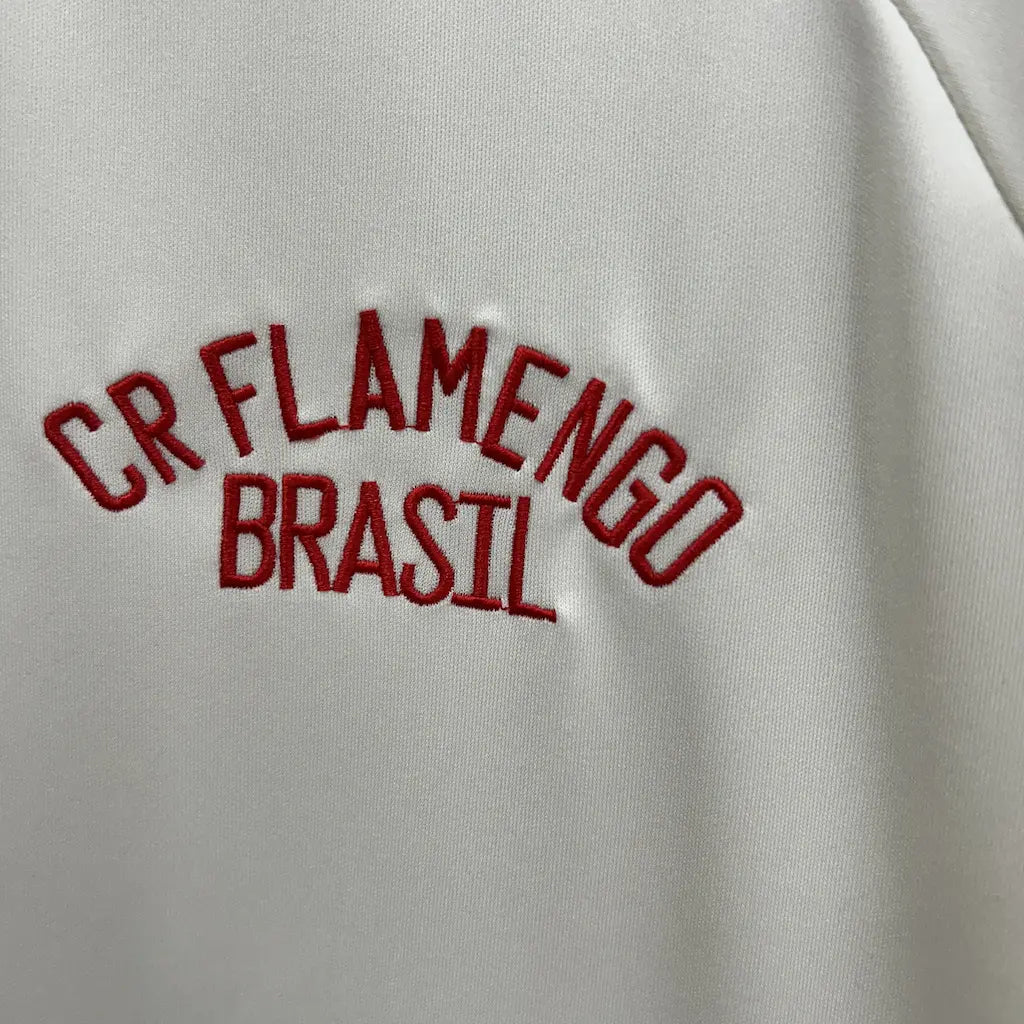 Camisa Adidas Flamengo Comemorativa 81 branca, modelo especial inspirado na histórica temporada de 1981 do Flamengo escudo