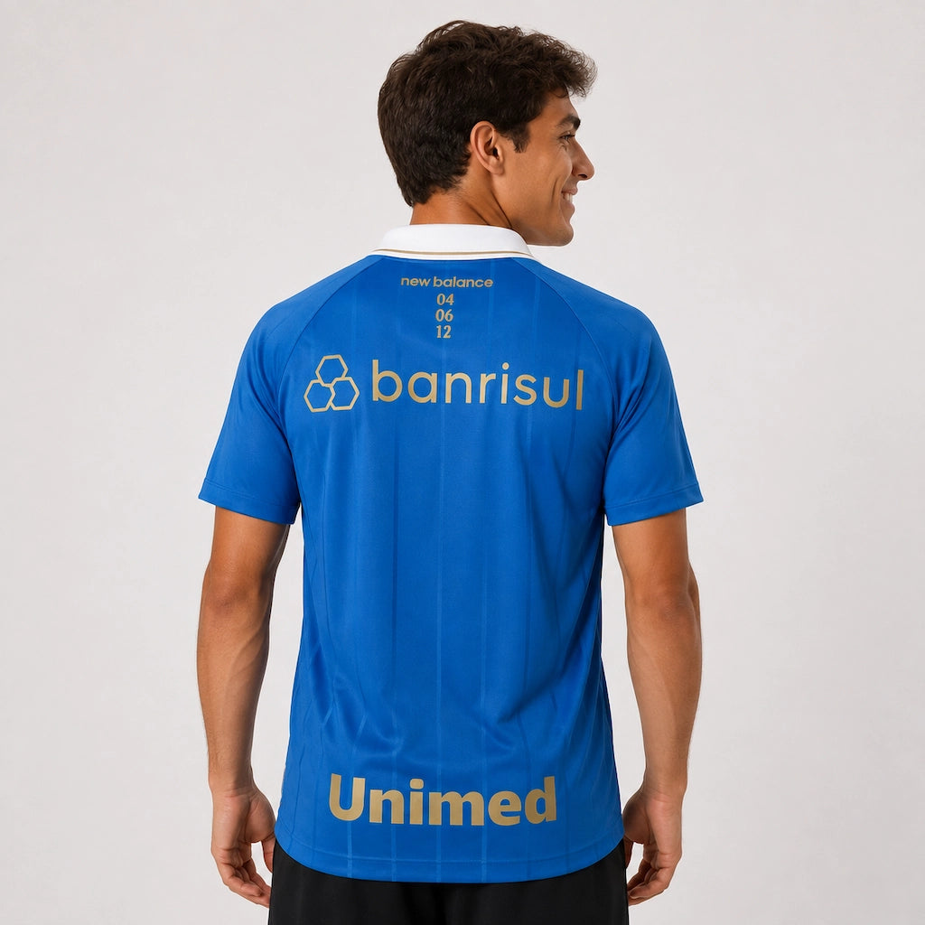Camisa Grêmio III 2026/27 Torcedor New Balance azul, terceiro uniforme com tecido leve e respirável e escudo do Grêmio no peito. de costas