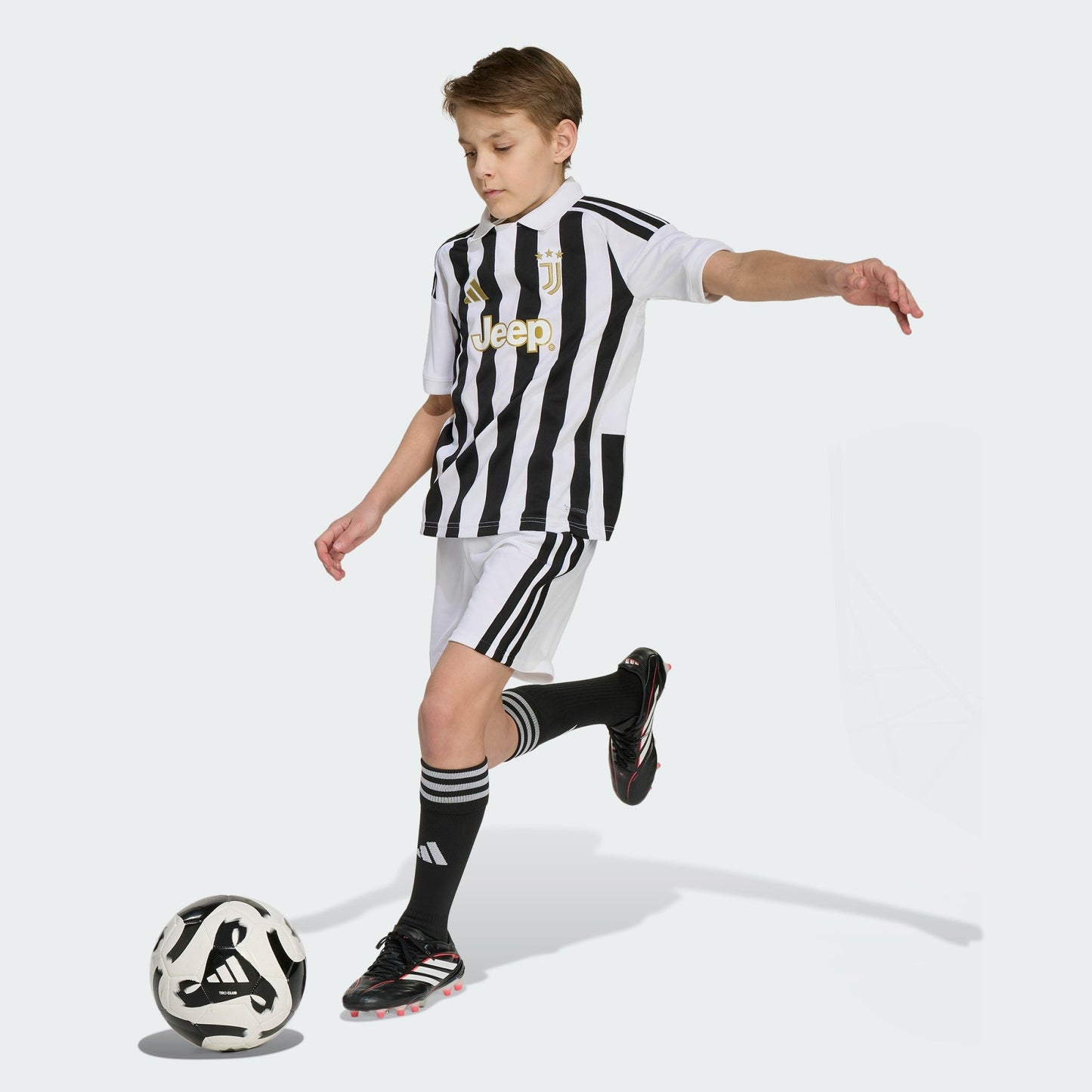 Conjunto Infantil Adidas Juventus 2026/27 I - 7
