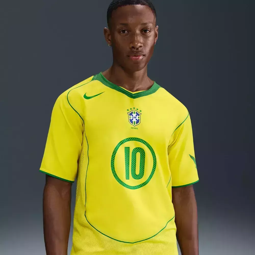 Camisa Seleção Brasileira Retrô 2004/05 Ronaldinho N° 10 Total 90