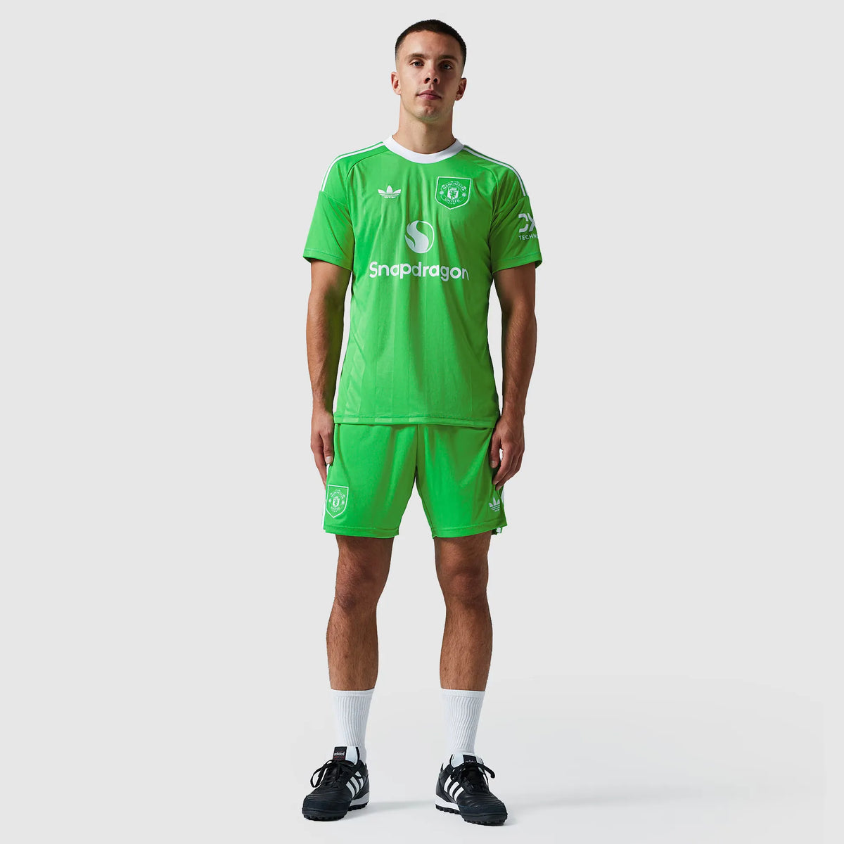 Shorts adidas Manchester United 2025/26 III Goleiro - imagem 3